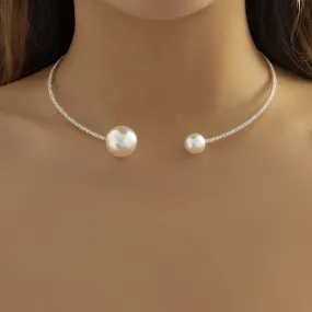 Gorgeous Holiday Style Pearl & Rhinestone Inlaid Open Collar Necklace