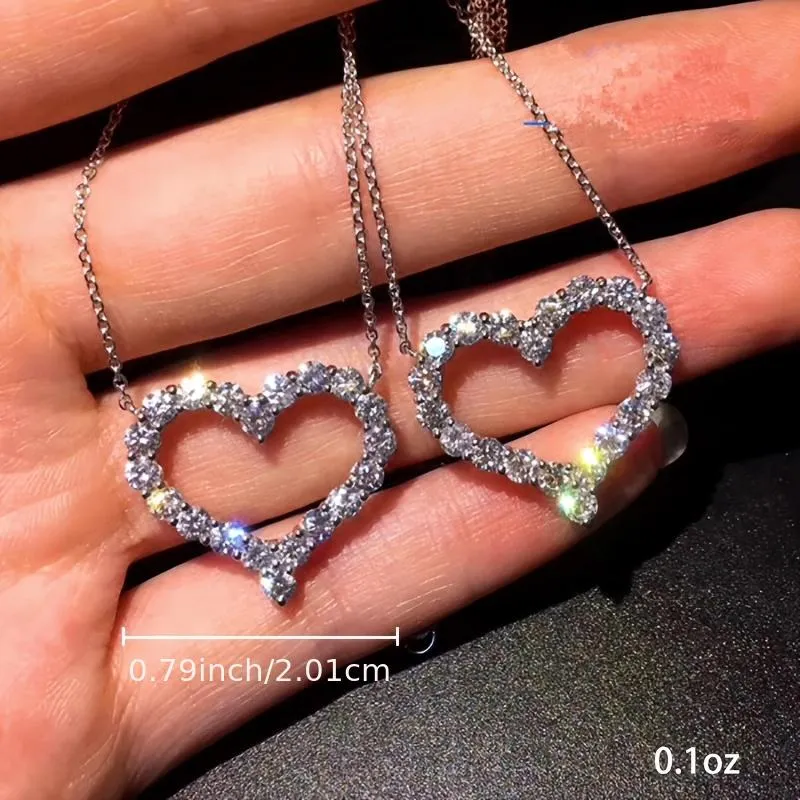 Gorgeous Vintage White Crystal Heart Pendant Necklace - Perfect for Any Occasion!